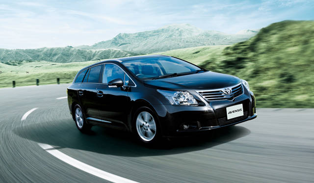 <strong>トヨタ アベンシス｜TOYOTA AVENSIS</strong>