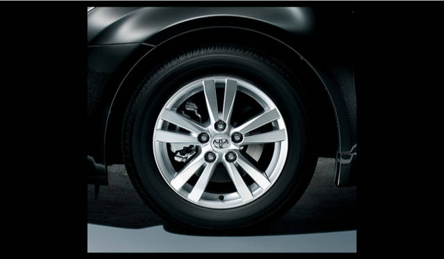 <strong>トヨタ アベンシス｜TOYOTA AVENSIS</strong>