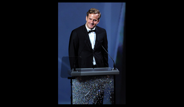 スワロフスキー アワード フォー メンズウェアを受賞したロバート ゲラー。