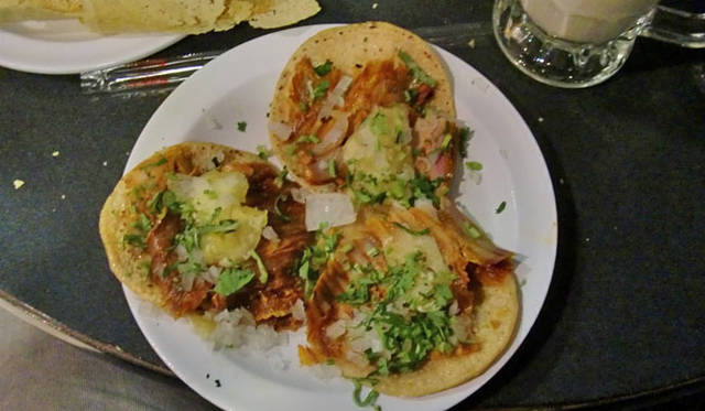 <strong>マシュー・ワォルドマン｜日付のない日記</strong>　tacos al carbon