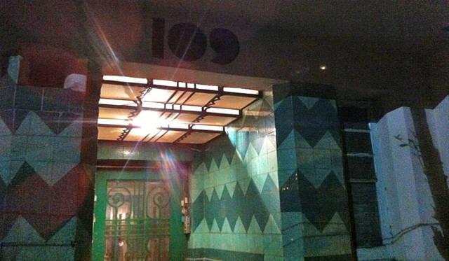 <strong>マシュー・ワォルドマン｜日付のない日記</strong>　deco doorway