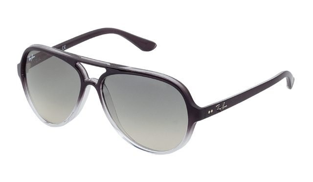 <strong>Ray-Ban｜レイバン</strong>　CATS　5000　2万5200円