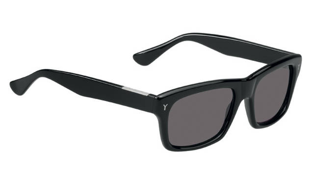 <strong>YVES SAINT LAURENT</strong>　3万1500円