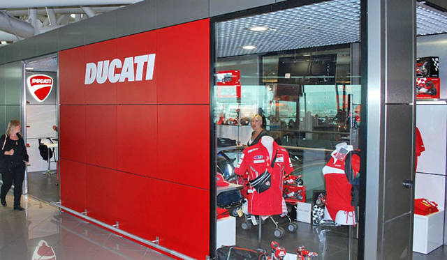 <strong>Ducati｜ドゥカティ</strong>　ローマ・フィウミチーノ国際空港『ドゥカティ・ショップ』
