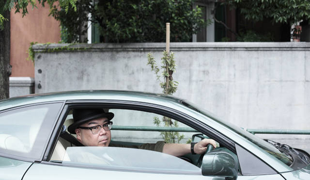 <strong>あなたのクルマ 見せてください　第1回｜田中知之（FPM）×アストンマーティンDB7</strong>　発表時のラインナップはクローズドボディで2＋2のクーペとオープンボディのヴォランテという2種類。