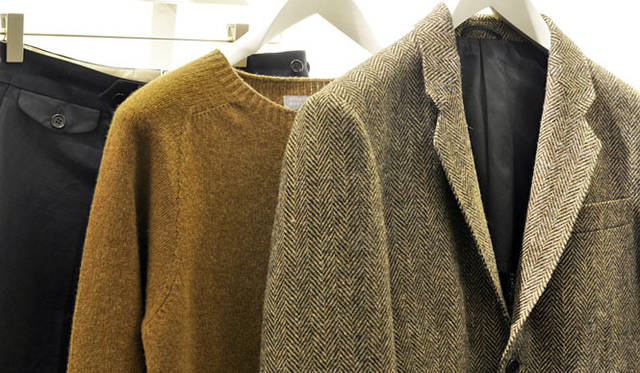 <strong> MARGARET HOWELL｜マーガレット・ハウエル</strong>　MARGARET HOWELL MENS AUTUMN WINTER 2011 at MARGARET HOWELL PARIS SHOP　肌ざわりのいいジャケットやニットには思わず手が伸びます。