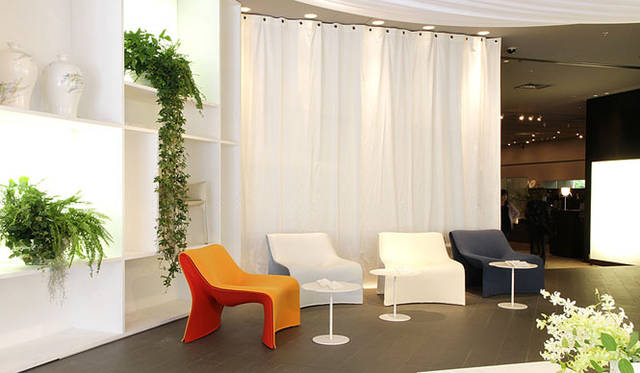 <strong>Cassina ixc.｜カッシーナ・イクスシー</strong>　「カッシーナ」新作 アームチェア「CLOTH」