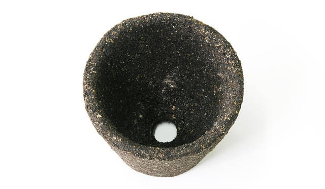 <strong>Snow Peak×Perrocaliente｜スノーピーク×ペロカリエンテ</strong>　大地を抜き取ったプランター「EARTH」