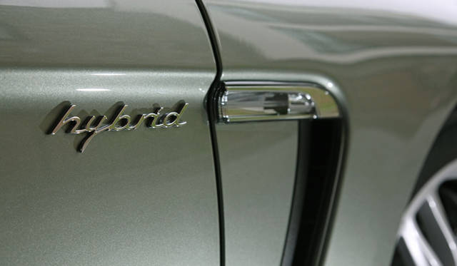 <strong>Porsche Panamera S hybrid｜ポルシェ パナメーラ S ハイブリッド</strong>