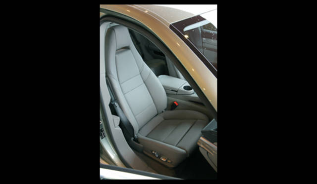 <strong>Porsche Panamera S hybrid｜ポルシェ パナメーラ S ハイブリッド</strong>