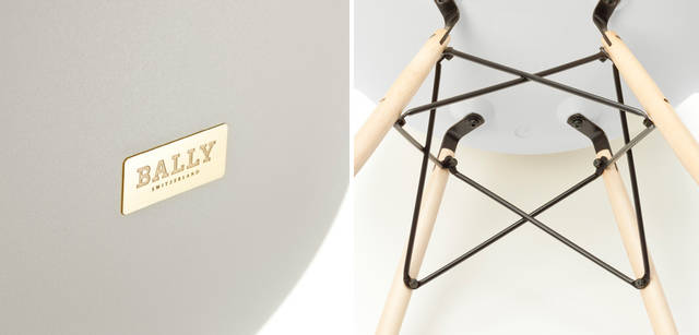 <strong>BALLY｜バリー　BALLY Meets Herman Miller！</strong>　チェアの背面にはバリーのブランドロゴ入りプレートがあしらわれる。シェルチェア（サイドチェア／ホワイト）の素材｜本体／ポリプロピレン、足／メープル、プレート／真鍮