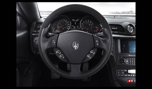 <strong>MASERATI GRANTURISMO MC STRADALE｜マセラティ グラントゥーリズモ MC ストラダーレ</strong>