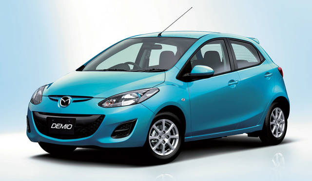 <strong>マツダ デミオ│MAZDA DEMIO</strong>　アクアティックブルーマイカ