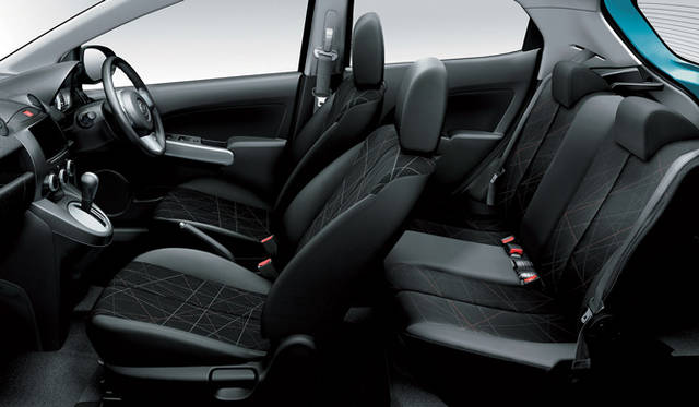 <strong>マツダ デミオ│MAZDA DEMIO</strong>