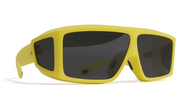 <strong>MYKITA｜マイキータ</strong>　Gordon Neon Yellow　ロメイン・クレメーアとのコラボレーション。新素材MYLON（マイロン）使用 GORDON 5万5650円 
