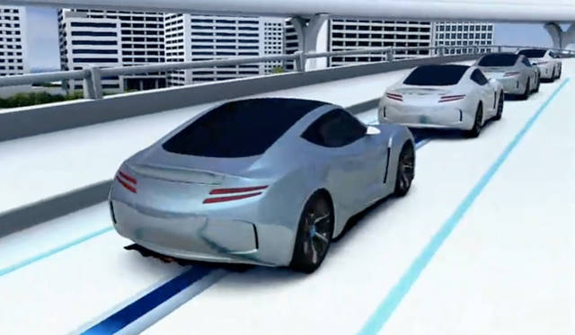 <strong>論客がポスト3.11のクルマ界を語る─後編</strong>　日日産自動車が描く2030年の仮想社会。道路には非接触充電レーンというものが設置され、そのうえを走るだけで自動的にEVが充電されるというもの。