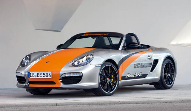 <strong>論客がポスト3.11のクルマ界を語る─後編</strong>　ポルシェ ボクスターのEVバージョン。前後アクスルにモーターを搭載し、最高出力180kWを出力し、最大トルク540Nmを12,000rpmという高回転で発揮する。最大航続距離は170km。