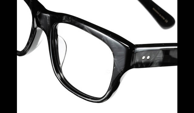 <strong>OLIVER GOLDSMITH｜オリバー ゴールド スミス</strong>　マイケル・ケインも愛した名品「CONSUL-ｓ」に別注カラーモデル登場　「CONSUL-ｓ」別注カラーモデル 2万9400円