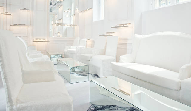 <strong>Maison Martin Margiela｜メゾン マルタン マルジェラ</strong> ‘ラ メゾン シャンゼリゼ’　La Maison Champs Elysées　　8 rue Jean Goujon 75008 Paris  Tel. +33 (0) 1 40 74 64 65　　http://www.lamaisonchampselysees.com/