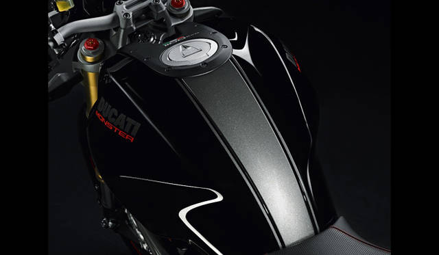 <strong>Ducati｜ドゥカティ</strong>　「DUCATI MONSTER 1100EVO」