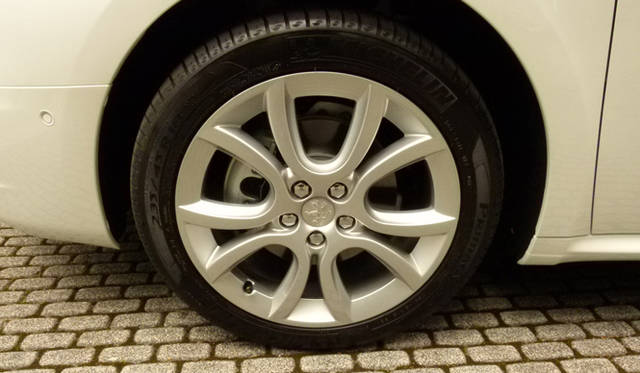 <strong>Peugeot 508｜プジョー 508</strong>　ステーションワゴン（SW）