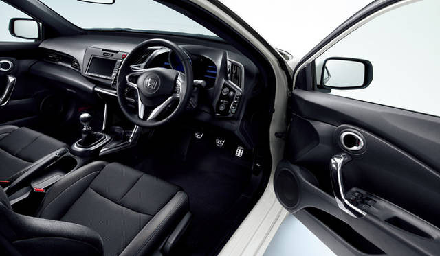 <strong>ホンダ CR-Z アルファ・ブラックレーベル│HONDA CR-Z α・Black label</strong>