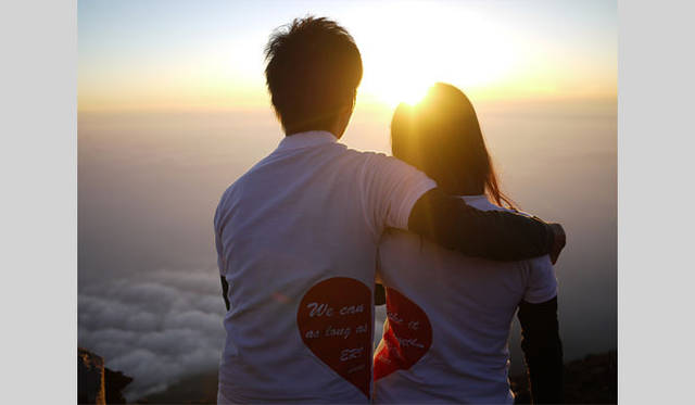 <strong>富士登山「きずな」フォトコンテスト</strong>　2010 審査員特別賞：吉野絵里香「Forever Love」