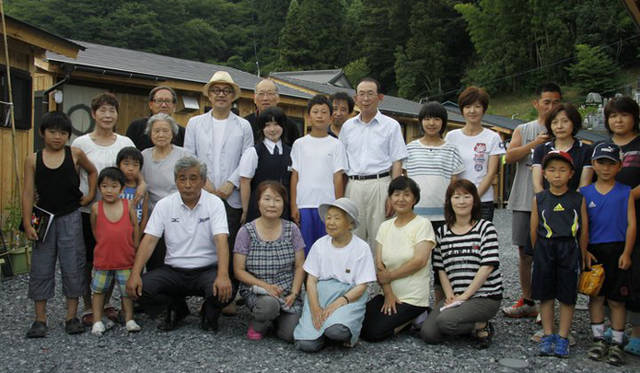 <strong>more trees｜木造仮設住宅を被災地に    坂本龍一氏が被災地を訪問</strong>