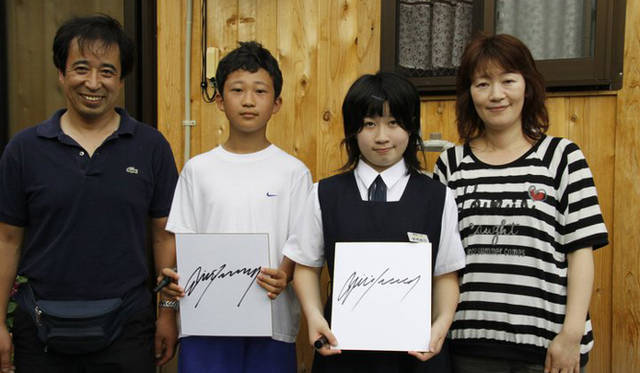 <strong>more trees｜木造仮設住宅を被災地に    坂本龍一氏が被災地を訪問</strong>