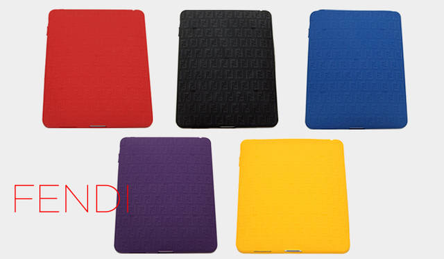 <strong>特集｜ファッションブランドから届いたiPad、タブレットケースを 一挙紹介 ！</strong><br />FENDI│フェンディ　各1万6800 円（iPad専用） （フェンディ ジャパン　Tel. 03-5414-6762）