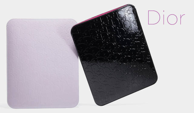 <strong>特集｜ファッションブランドから届いたiPad、タブレットケースを 一挙紹介 ！</strong><br />Dior｜ディオール　各4万5150円（iPad専用） （クリスチャン ディオール　Tel. 03-3263-2266）
