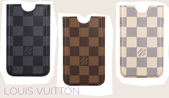 <strong>特集｜ファッションブランドから届いたiPhone、スマートフォンケースを 一挙紹介！</strong><br />LOUIS VUITTON｜ルイ・ヴィトン　左から ダミエ･グラフィット、ダミエ･エベヌ、ダミエ･アズール　各2万7300円（iPhone4G専用） （ルイ・ヴィトン カスタマーサービス　Tel. 03-3478-2100）　© LOUIS VUITTON /AURORE COLIBERT　