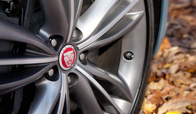 <strong>Jaguar XJ｜ジャガー XJ</strong>