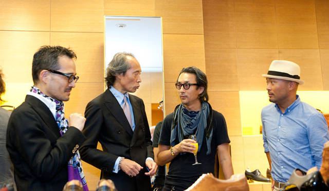 <strong>JOHN LOBB│ジョンロブ</strong>　雑誌『メンズプレシャス』橋本記一編集長、大住憲生氏、『ゲーテ』編集部 ファッションディレクター 島田 明氏、ゲーテ広告局 小池大輔氏