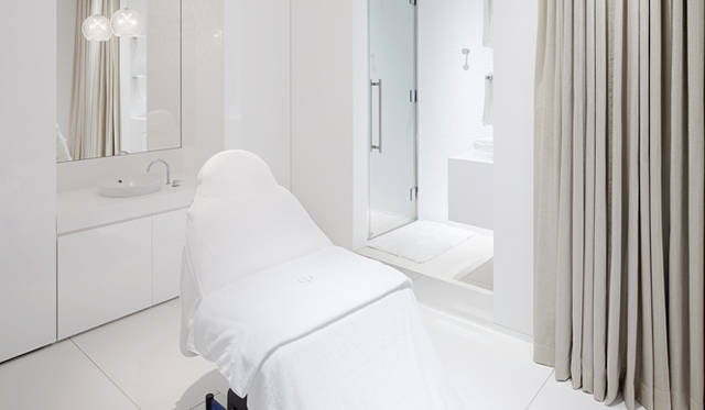 <strong>資生堂｜SHISEIDO </strong>　『SHISEIDO THE GINZA』　3階「ESPACE CLÉ DE PEAU BEAUTÉ」