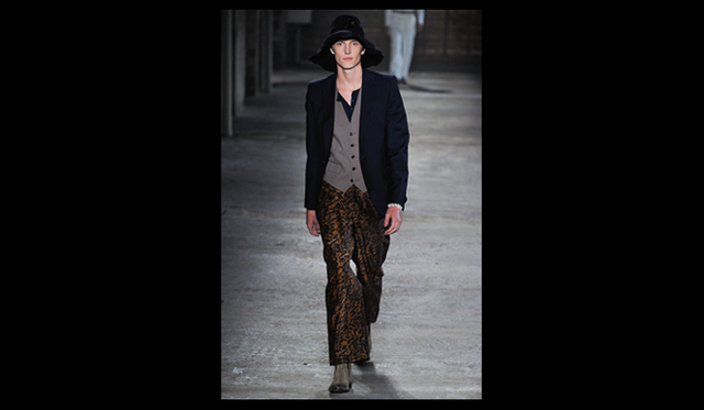 <strong>ALEXANDER McQUEEN｜アレキサンダー・マックイーン</strong>　