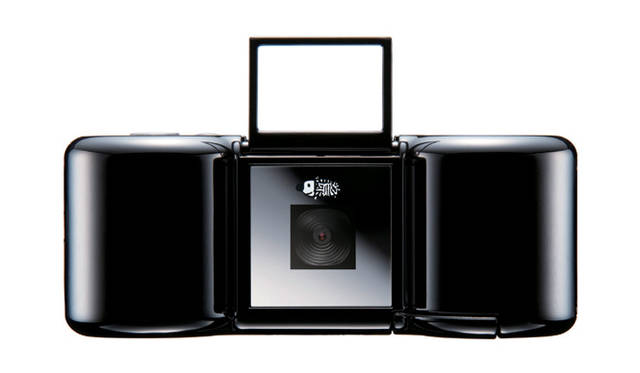 <strong>ART</strong>｜トイカメラなどを集めた展示イベント「マジカルカメラツア with リサ・ラーソン “FANTASTISK!”」開催！<br />デジタルハリネズミ2++