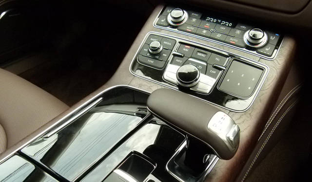 <strong>Audi A8｜アウディ A8</strong>