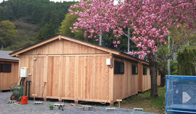 <strong>more trees｜被災地支援プロジェクト「LIFE311」の仮設住宅が六本木ヒルズに</strong>