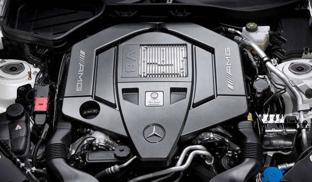 <strong>Mercedes-Benz｜メルセデス・ベンツ SLK 55 AMGにあたらしく採用される5.5リッターV8エンジン</strong>