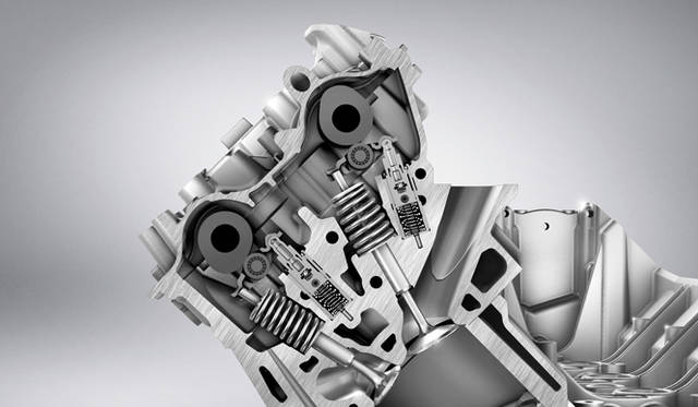 <strong>Mercedes-Benz｜メルセデス・ベンツ SLK 55 AMGにあたらしく採用される5.5リッターV8エンジン</strong>