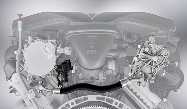 <strong>Mercedes-Benz｜メルセデス・ベンツ SLK 55 AMGにあたらしく採用される5.5リッターV8エンジン</strong>