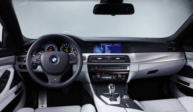 <strong>BMW M5｜ビー・エム・ダブリュー M5</strong>