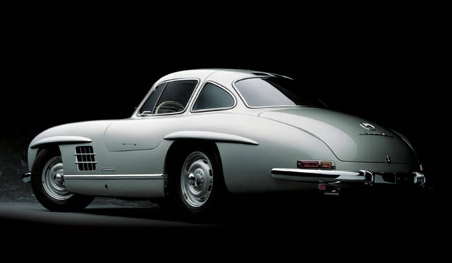 <strong>RALPH LAUREN｜ラルフ ローレン 「The Art of the Automobile」</strong>　Mercedes-Benz 300 SL Gullwing Coupé｜メルセデス・ベンツ 300 SL ガルウィングクーペ（1955） 　©Michael Furman