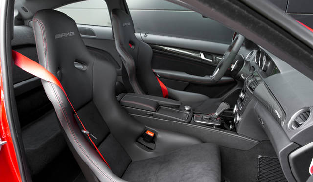 <strong>Mercedes-Benz C 63 AMG Coupe Black Series｜メルセデス・ベンツ C 63 AMG クーペ ブラックシリーズ</strong>