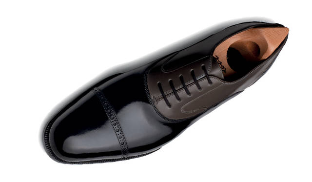 <strong>JOHN LOBB│ジョンロブ</strong>　ビスポーク「キャピタルコレクション」モデル「MOSCOW」　（ボックスカーフ　ペールグレイ×ブラック、ブラック、ヤギ革のライニング、6ミリレザーソール、ベヴェルドウェスト、2.75センチラバーエッジ レザーヒール）