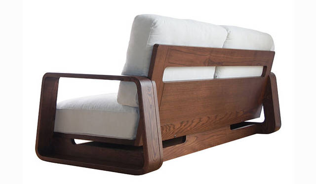 <strong>a.flat｜エーフラット</strong>　　新作ソファ 2011年秋発売「TEN High Back Sofa（テン・ハイバックソファ）」20万円（参考価格）