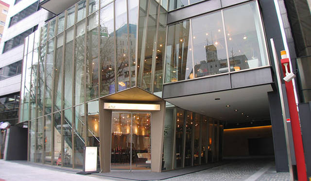 『a.flat 堀江店』　大阪府大阪市西区北堀江2-2-6 1/2F　Tel. 06-4391-3586（営業時間｜11：30～19：30）定休|水曜(祝日を除く)　※水曜が祝日の場合は、基本的に営業いたします。その際の詳細はINFORMATIONなどでご確認ください。