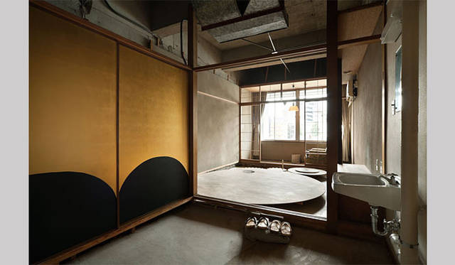 <strong>特集｜OPENERS的ニッポンの若手建築家 PARTII　長坂 常</strong>　『ROTATING BED（LLOVE）』（2010年）写真＝太田拓実
