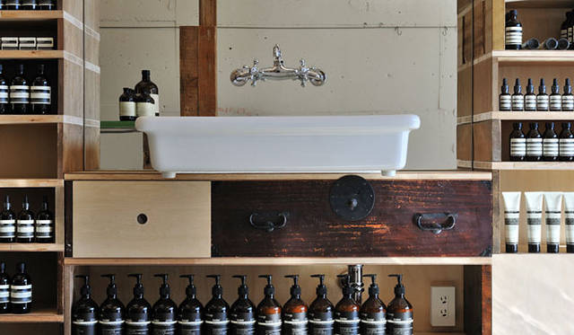 <strong>特集｜OPENERS的ニッポンの若手建築家 PARTII　長坂 常</strong>　『Aesop青山店』（2010年）写真＝アレッシオ・グリアーノ